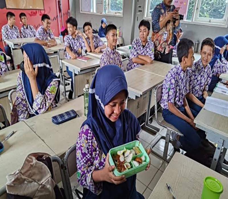 makan gratis bergizi