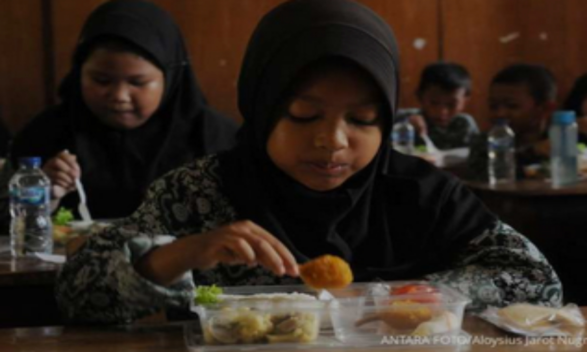 Anggaran Program Makan Bergizi Gratis Turun Jadi Rp 10.000_ Cukupkah untuk Anak-Anak_ (kompas.com)